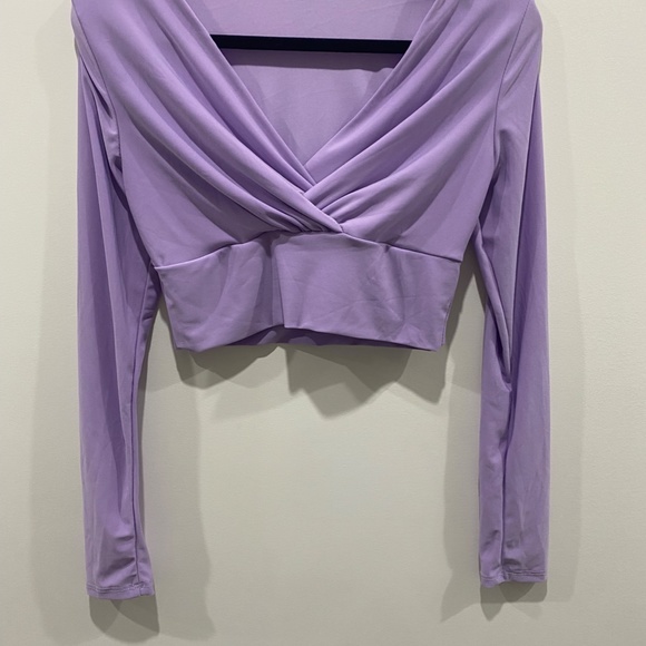 Fashion Nova Long sleeve crop top - Picture 4 of 4